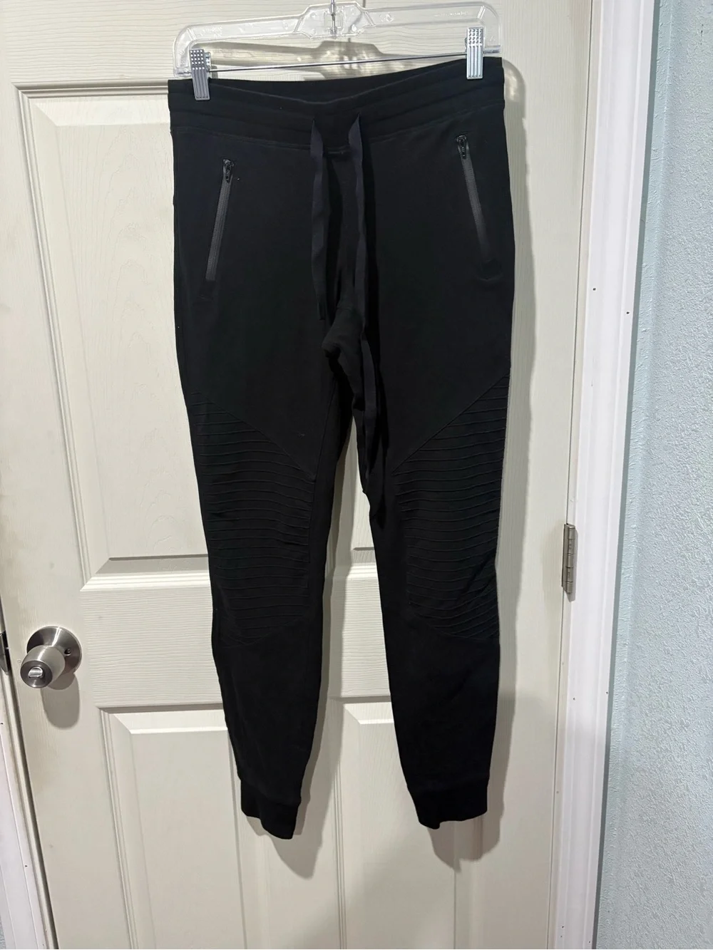 ALO Yoga Moto joggers size S